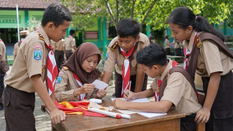 Pojok Sandi Regu: Cara Sederhana Melatih Komunikasi dan Fokus