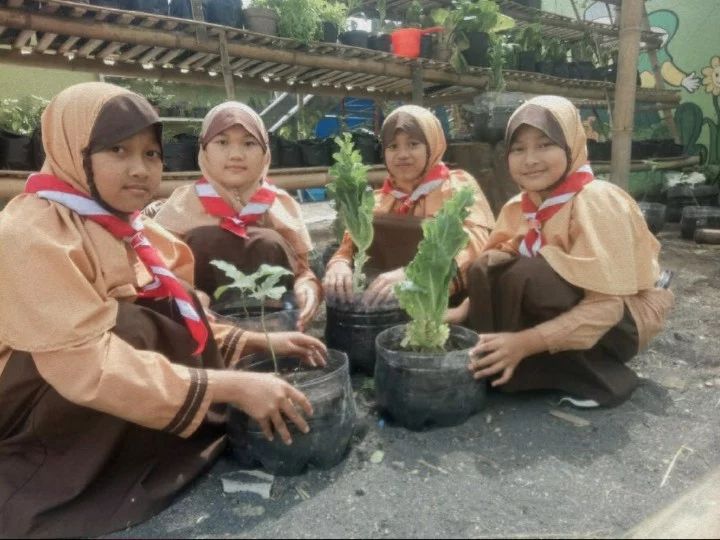 Daftar Perlengkapan Pramuka Siaga Atau Siswa SD 3 Perlengkapan Pramuka