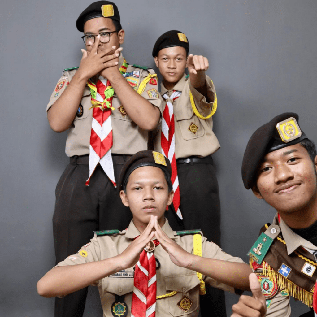 Mengapa Seragam Pramuka Berwarna Cokelat: Menguak Filosofi dan Sejarah di Balik Pilihan Warna 3 Seragam Pramuka Berwarna Cokelat