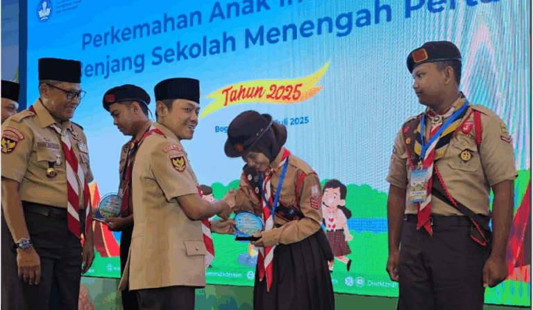 Revitalisasi Pramuka: Wamen Fajar Tegaskan Peran Kunci dalam Membentuk 7 Kebiasaan Anak Indonesia Hebat 1 7 Kebiasaan Anak Indonesia Hebat